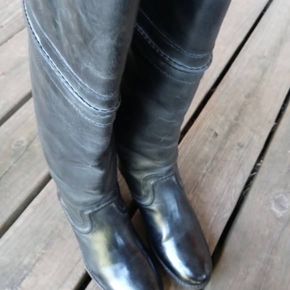 FRYE Women's Melissa Trapunto Knee-High 17" Boot b - Picture 3 of 8